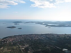 Pogled na Orebić z brda