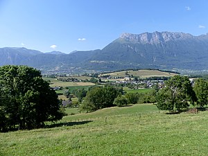 Panorama de Châteauneuf en Savoie en fun de journée (été 2019).JPG