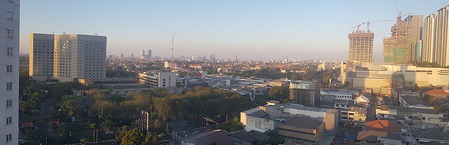 Panorama of western Surabaya in 2019 Panorama of Surabaya (9 September 2019).jpg