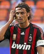 Paolo Maldini, detentore del record di presenze in maglia rossonera con 902 partite ufficiali disputate