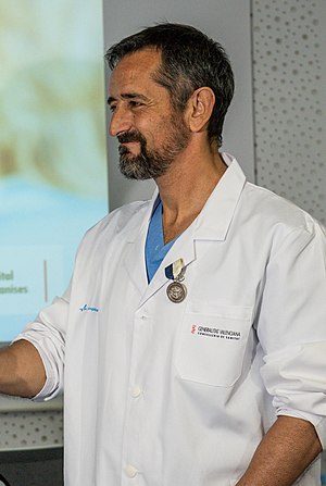 Pedro Cavadas condecorado (cropped).jpg