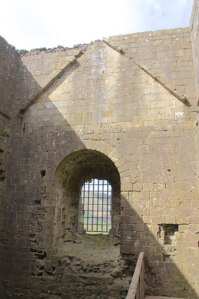 File:Peveril Castle 2015 15.jpg