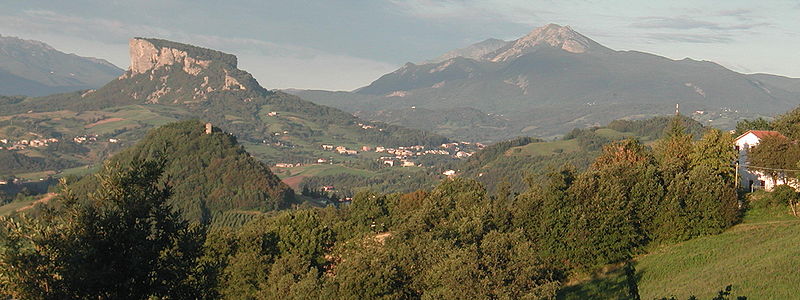 File:Pietra salame ventasso.jpg