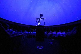 Sous le ciel du nouveau Planétarium de Reims avec le projecteur ZKP4.