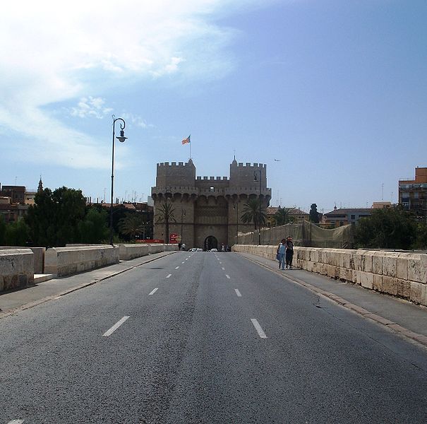 File:Pont dels Serrans, ciutat de València, Set. 2008.JPG