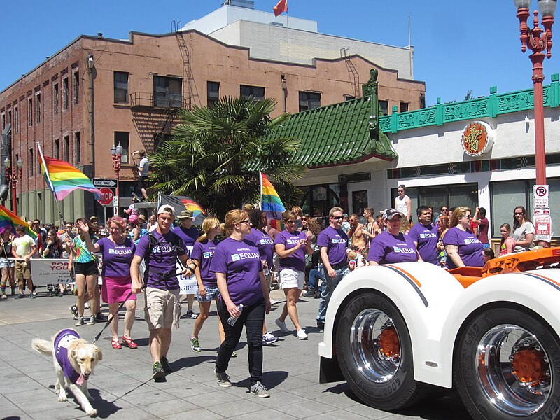 File:Pride parade, Portland, Oregon (2015) - 140.JPG