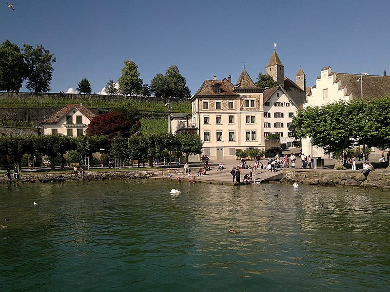 File:Rapperswil - Lindenhof-Curtihaus-Schwanen - Dampfschiff Stadt Rapperswil 2012-07-22 17-23-02 (N8) ShiftN.jpg