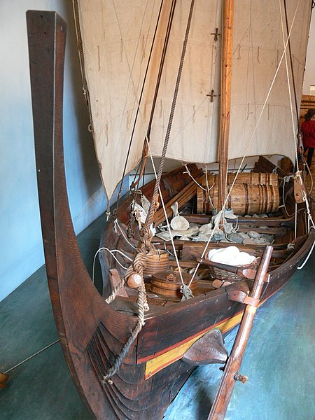 File:Ribe Museum - Wikingerschiff.jpg