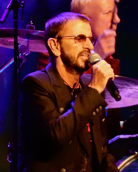 File:Ringo Starr at Radio City Music Hall (44669289591).jpg