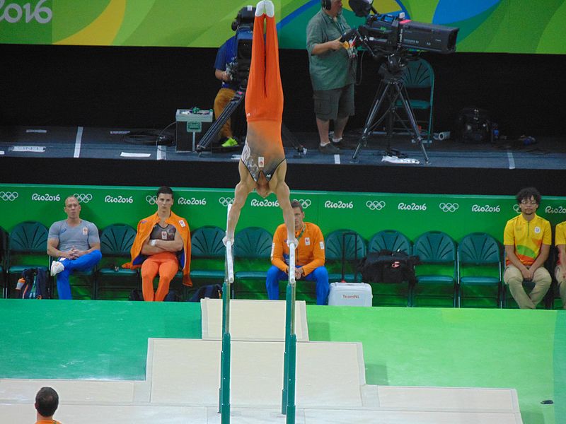 File:Rio 2016- Artistic gymnastics - men's qualification (29257383681).jpg