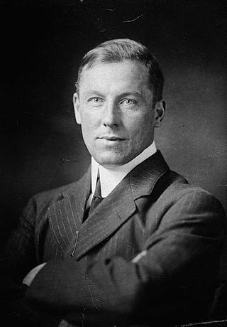 <span class="mw-page-title-main">Robert W. Service</span> British-Canadian poet and writer (1874–1958)
