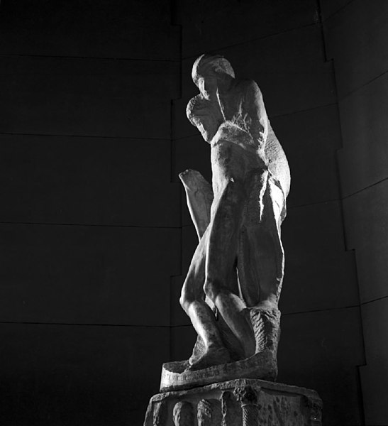 File:Rondanini Pietà by Michelangelo.jpg
