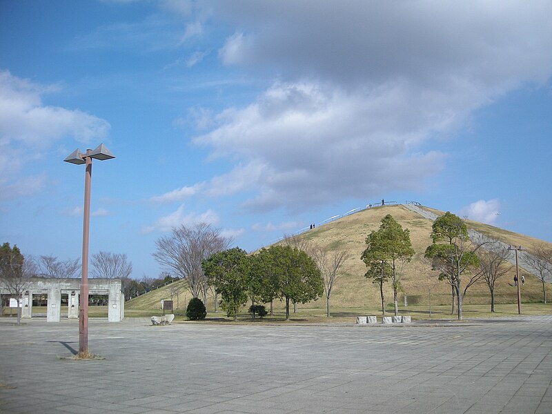 File:Ryugaoka-koen Ryugasaki-new-town.JPG
