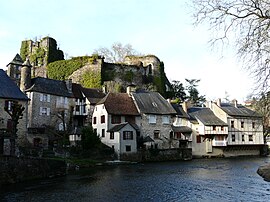 Edifici all'interno di Ségur-le-Château