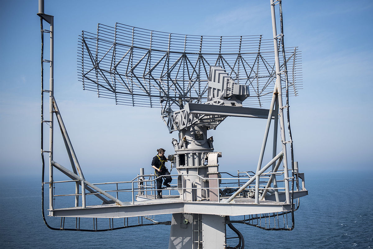 File:SPS-49 radar aboard USS Harry S 