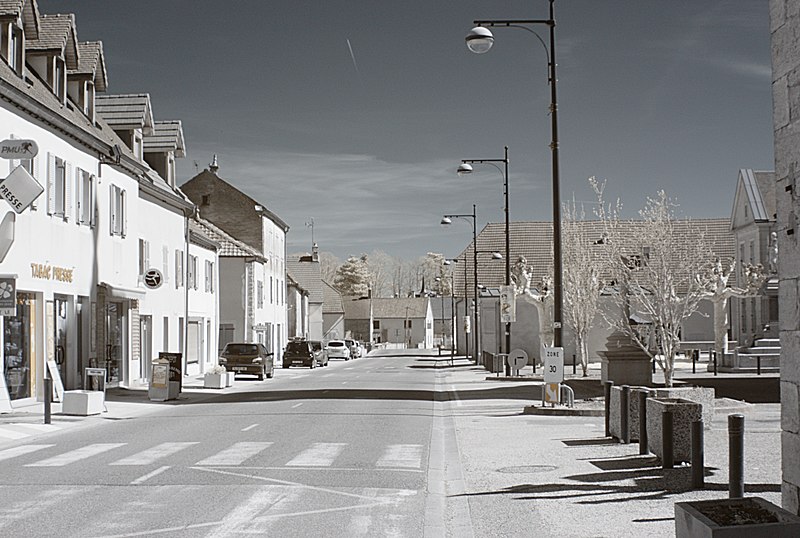 File:Saint-Aubin (Jura) 2013 04 14 03 IR.jpg