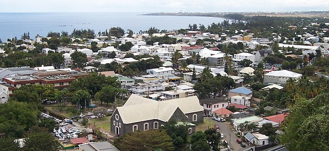 La ville de Saint-Paul est la première ville établie à l'île de La Réunion et est donc le berceau de la créolité dans l'océan Indien