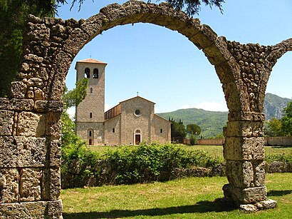 How to get to Abbazia di San Vincenzo al Volturno with public transit - About the place