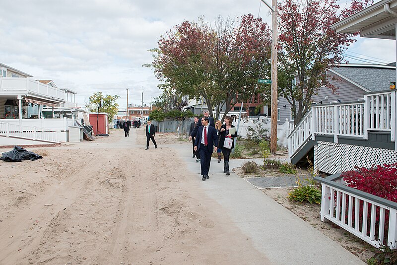 File:Secretary Castro Visits Breezy Point, New York (22522114876).jpg