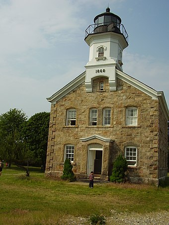 Sheffield Island Light 01.jpg