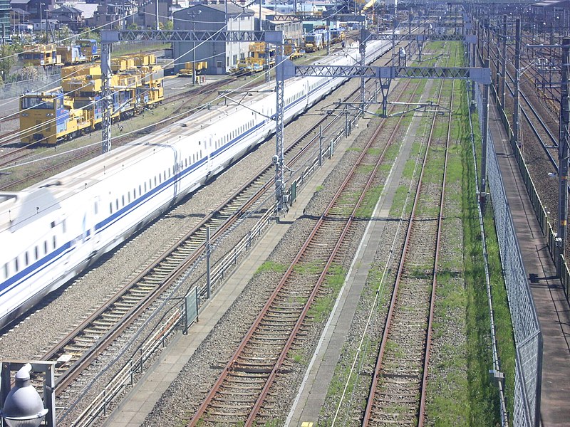 File:Shinkansen Sizuoka storage track 4.jpg