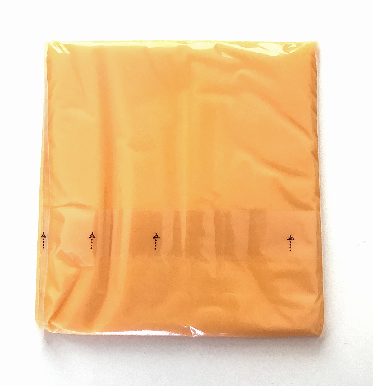 https://upload.wikimedia.org/wikipedia/commons/thumb/1/1c/Single_wrapped_slice_of_processed_cheese.jpg/1200px-Single_wrapped_slice_of_processed_cheese.jpg