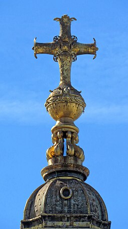 Lantern ball and cross atop the dome of St Paul's Cathedral St Paul's Cathedral - lantern ball and cross.jpg