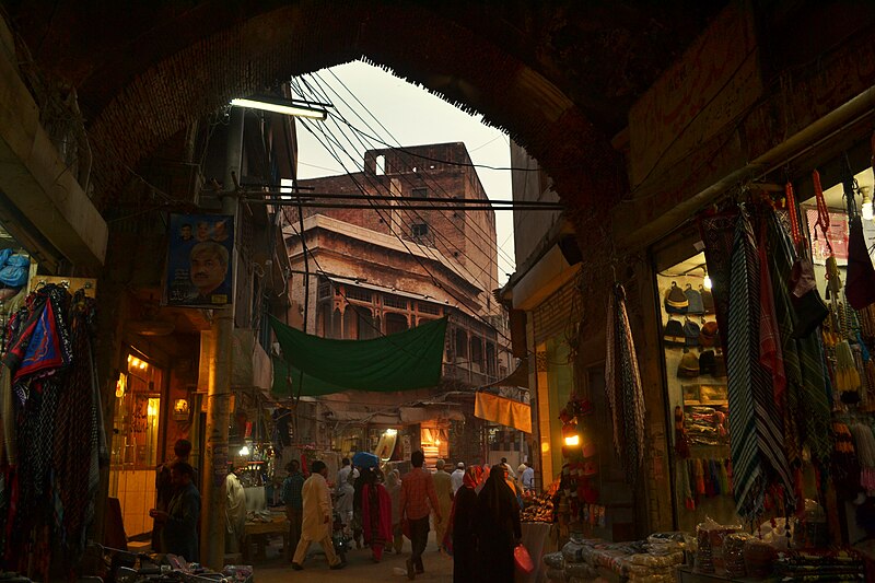 File:Stroll through Walled City of Lahore.jpg