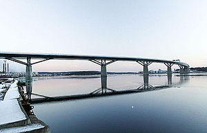 Sundsvallsbron sett från norra brofästet, november 2014.jpg
