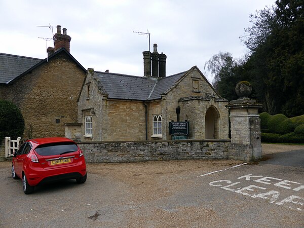 Image: The Gate House at Turvey House   geograph.org.uk   4423858