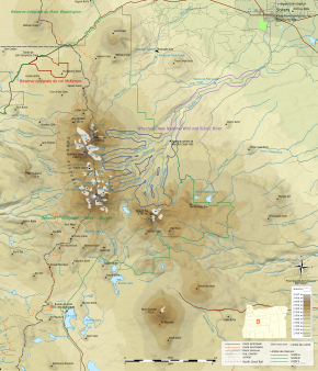 Carte topographique des Three Sisters (centre gauche) et leurs environs.