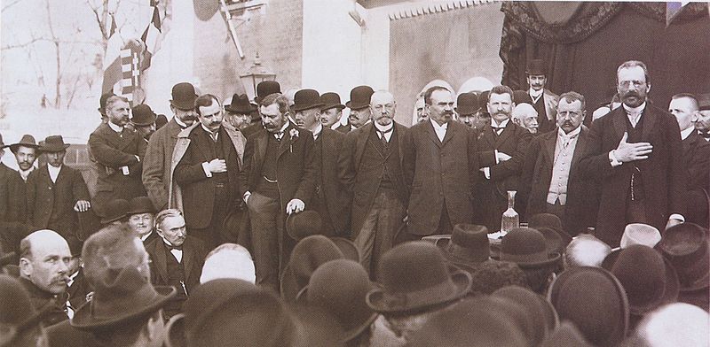 File:Tisza I. electoral speech 1910.jpg