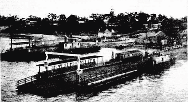 Twin punts running across the Georges River in 1929. Tomuglyspunt1929.png