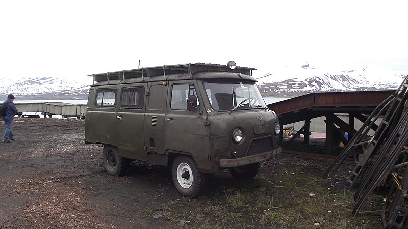 File:UAZ-452 in Barentsburg, Svalbard.jpg