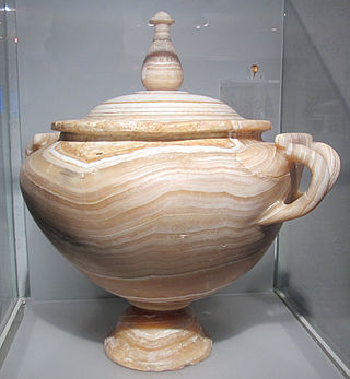 <span class="mw-page-title-main">Urn</span> Form of vase, often with a cover