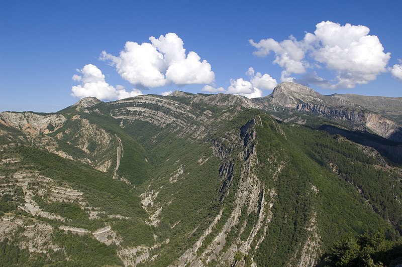 File:Vélodrome du Vieil Esclangon.jpg