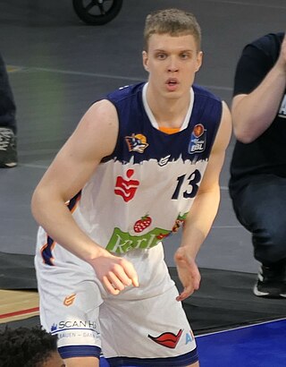 <span class="mw-page-title-main">Elias Valtonen</span> Finnish basketball player