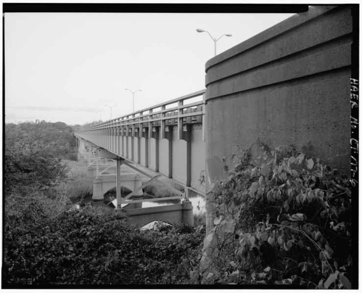 File:View to the east from the northwest abutment - Bridge No. 00761, Spanning Housatonic River at State Route No. 15, Milford, New Haven County, CT HAER CONN,5-MILF,3-6.tif