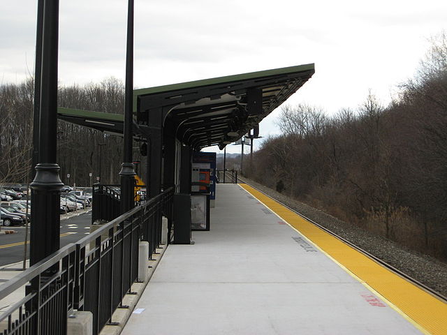 Image: Wayne Route 23 station platform