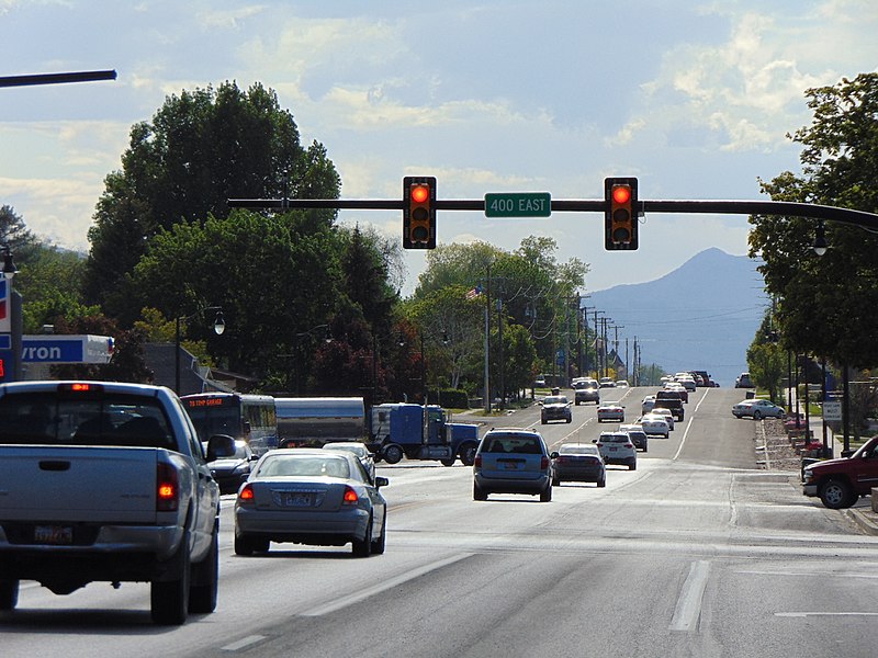 File:West on Main Street, Santaquin, Utah, May 16.jpg