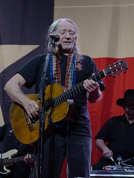 File:Willie Nelson May 2012 - 5.jpg