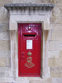 Windsor letterbox 02.JPG