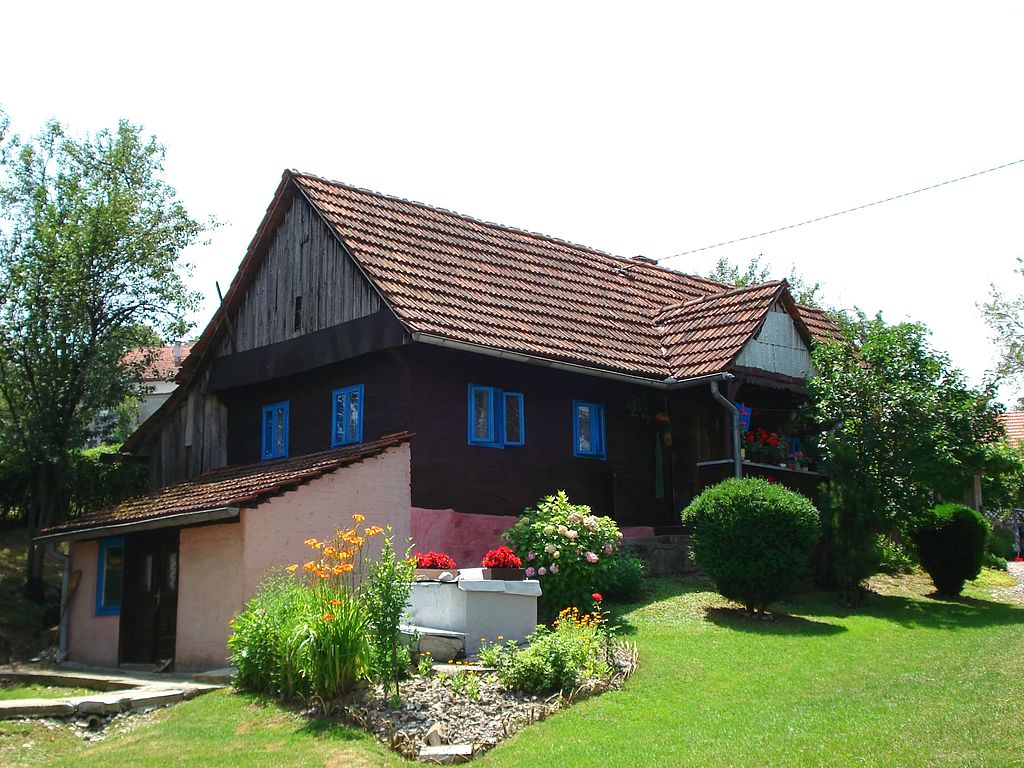 File Wooden House Hr Jpg Wikimedia Commons