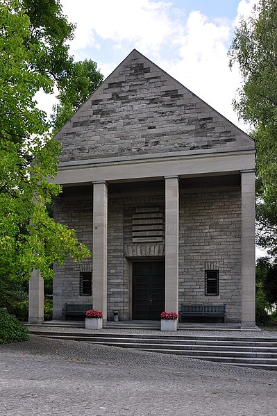 File:Zürich - Wollishofen - Friedhof Manegg 2010-09-10 15-56-40 ShiftN.jpg