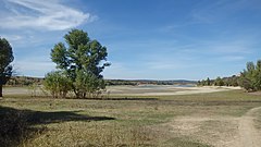 Пустая чаша водохранилища в межень