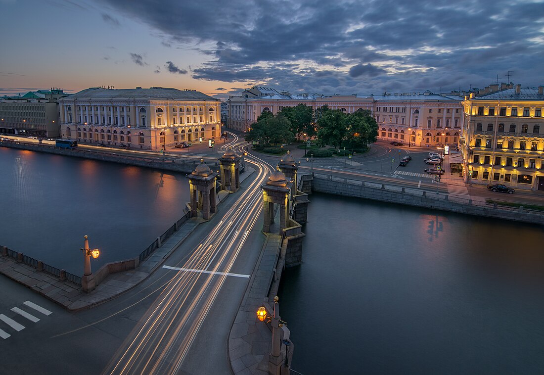 Площадь Ломоносова (Санкт-Петербург)