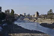 浅野川を含む風景