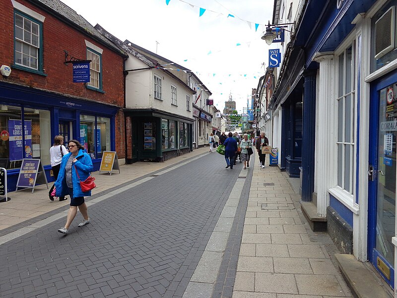 File:-2016-07-01 Mere Street, Diss, Norfolk.jpg