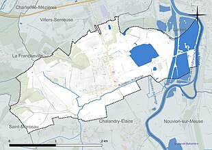 Carte en couleur présentant le réseau hydrographique de la commune