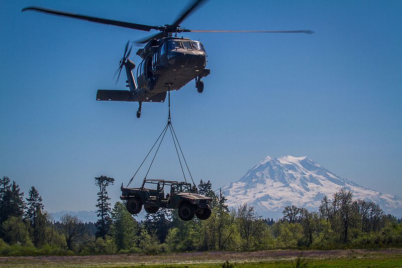 File:16th CAB, 17th FAB conduct sling load training at JBLM 160420-A-PG801-009.jpg